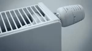 Grzejniki niskotemperaturowe: idealne do pomp ciepła? Sprawdzamy